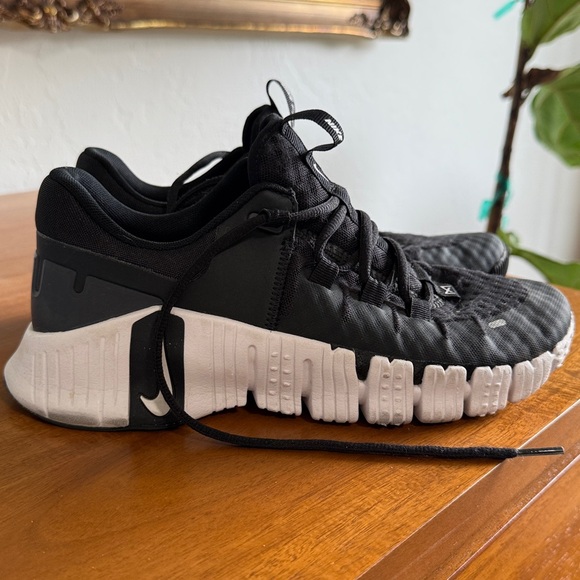 Nike Metcon Free - Picture 1 of 8